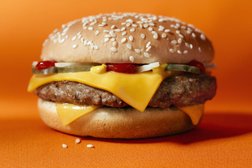 Ресторан быстрого питания Вкусно — и точка, с рейтингом 3.8 - находится по адресу Москва, улица Декабристов, 12 