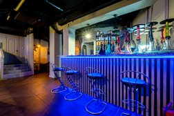 Центр паровых коктейлей R8 Lounge, с рейтингом 4.8 - находится по адресу Санкт-Петербург, Российский проспект, 8 