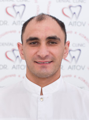 Имплантолог, стоматолог Динар Мударисович Аитов