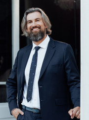 Стоматолог-ортопед, имплантолог Илья Александрович Скляров