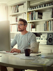 Клиент-менеджер, специалист отдела продаж Иса Батукаев