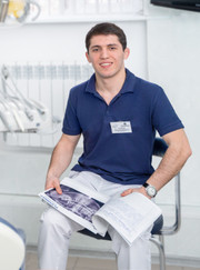 Имплантолог, стоматолог-хирург Ариф Эскендарович Гусейнов