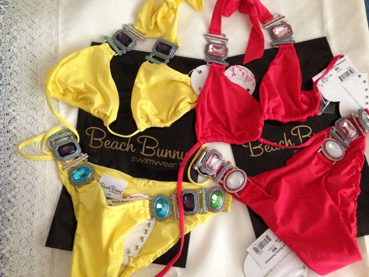 Бутик вечерних платьев и купальников Beach Bunny в ТЦ Меркурий - отзывы ...