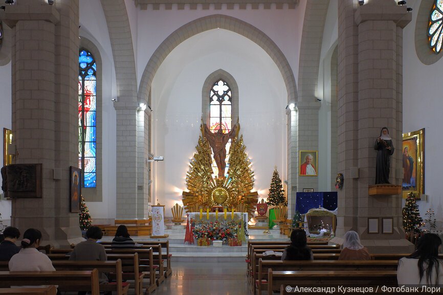 Алтарь Римско-Католического Храма Святейшего Сердца Иисуса