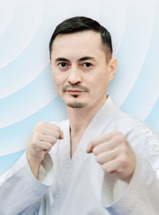 Тренер по боевым искусствам, тренер по каратэ Ринат Мунирович Кутуев