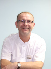 Имплантолог, главный врач Владимир Александрович Шувалов