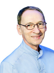 Директор, стоматолог Александр Дмитриевич Волков