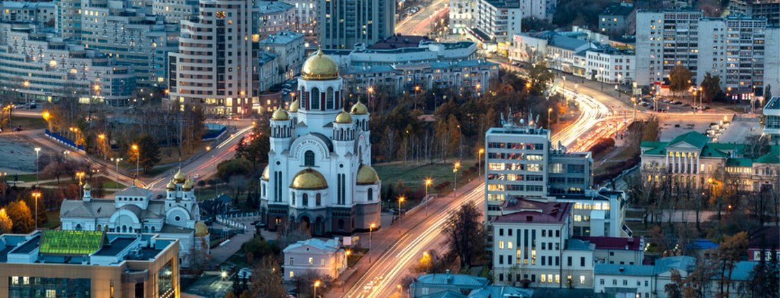 Порно әжетханада бейтаныс адамды трахает