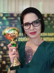 Директор, парикмахер Марина Анхальт