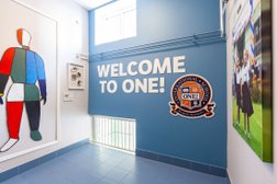 Частная школа ONE! International School, с рейтингом 4.8 - находится по адресу Москва, Мосфильмовская, 88 к3 