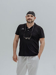 Имплантолог, стоматолог Иван Иванович Яценко