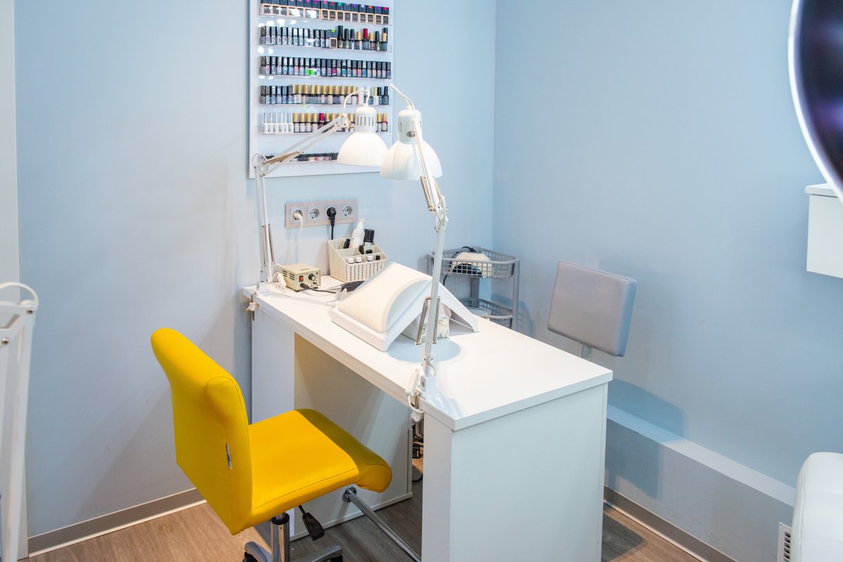 Салон красоты в минске. Make me салон дзержинский. Make me салон. Make me салон дзержинский. Салон make me brow тамбов.