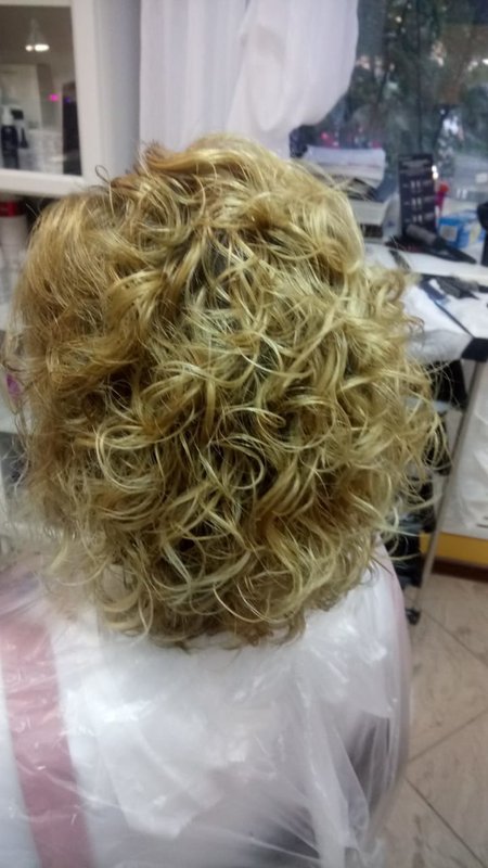 Студия завивки волос татьяны телембовской алтайская ул. Студия завивки курск. Студия завивки курск. Студия завивки курск. Кудрявая студия новосибирск.