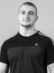 Тренер тренажёрного зала Тимур Камашев