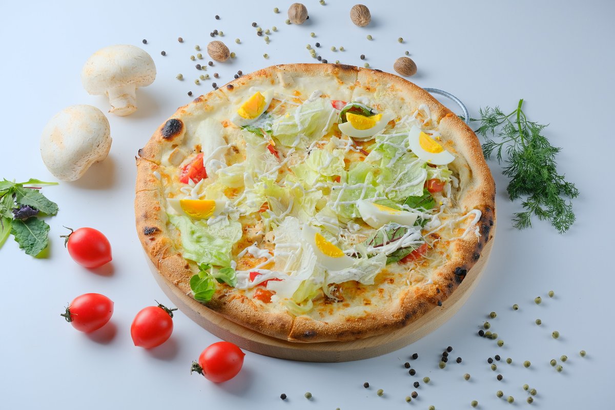 Пицца цезарь с моцареллой 390г. Давай в пиццерию. Пицца эстетика. Давай в пиццерию. Необычная пицца.