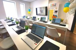 Школа программирования и цифрового творчества для детей Kiberone, с рейтингом 5 - находится по адресу Москва, Артековская улица, 1а 