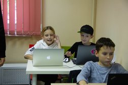 Школа программирования для детей ЮниорКод, с рейтингом 4.6 - находится по адресу Москва, Рублёвское шоссе, 44 к2 