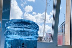 Служба доставки питьевой артезианской воды da Voda, с рейтингом 3.3 - находится по адресу Великий Новгород, Большая Санкт-Петербургская улица, 39 ст10 