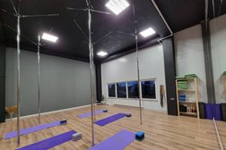 Cтудия танцев Bare Foot pole dance, с рейтингом 4.3 - находится по адресу Санкт-Петербург, Таллинское шоссе, 87 