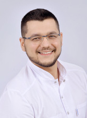 Имплантолог, стоматолог Ильнар Тахирович Юнусов