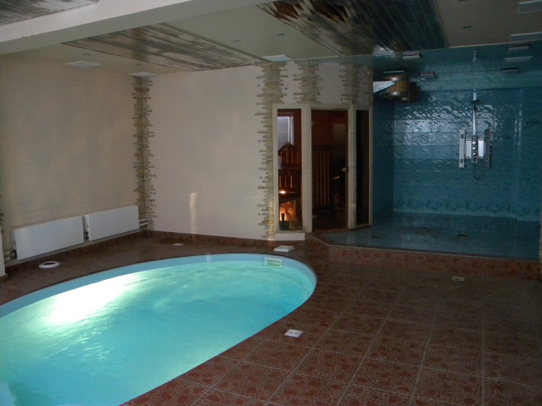 Сауна элитный пар мариенбург. Гатчинская баня фото. Баня ягодка гатчина. Гатчина баня в мариенбурге. Сауна гатчина.