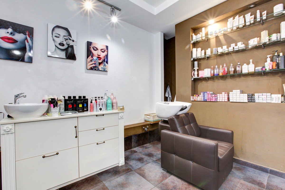 Салон beauty zone. Салон beauty zone. Салон beauty zone. Салон beauty zone. Обеденная зона в салоне красоты.