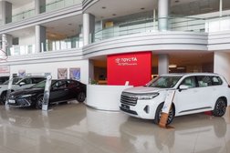 Автоцентр Тойота центр Челябинск Восток, с рейтингом 4.9 - находится по адресу Челябинск, проспект Ленина, 3е 