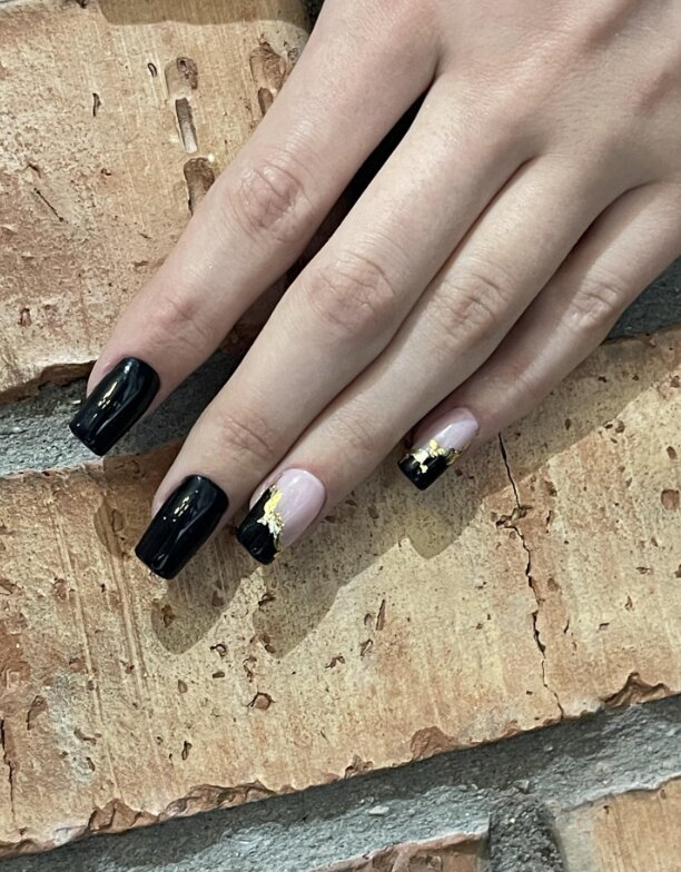 Level nails. мужской маникюр даня милохин. маникюрсалаиовый молодёжь. Malinisferi manikuri. даня милохин с накрашенными ногтями.