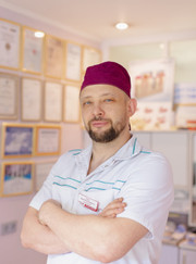 Стоматолог, имплантолог Юрий Александрович Ронис