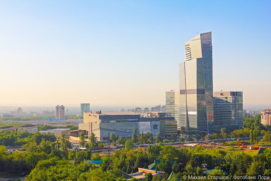 Бизнес-центр Esentai и ТРЦ Esentai mall в Алма-Ате