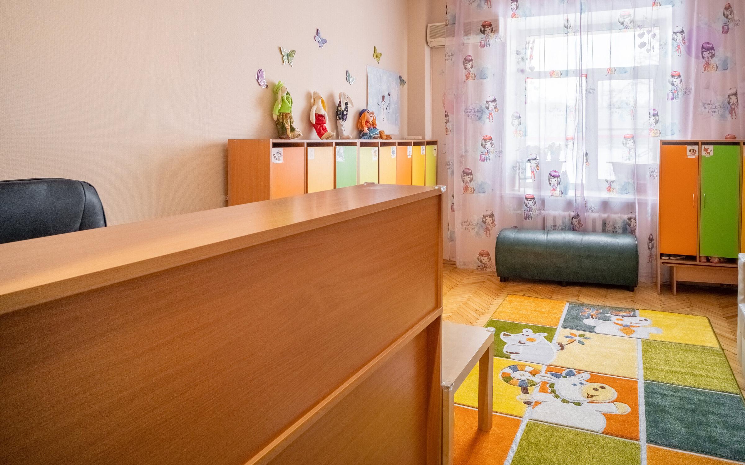 Ideal kid. Современный комнаты для троих девочек. Кровати для 3 детей в маленькую комнату. Ideal kid. Sweet kids лого.