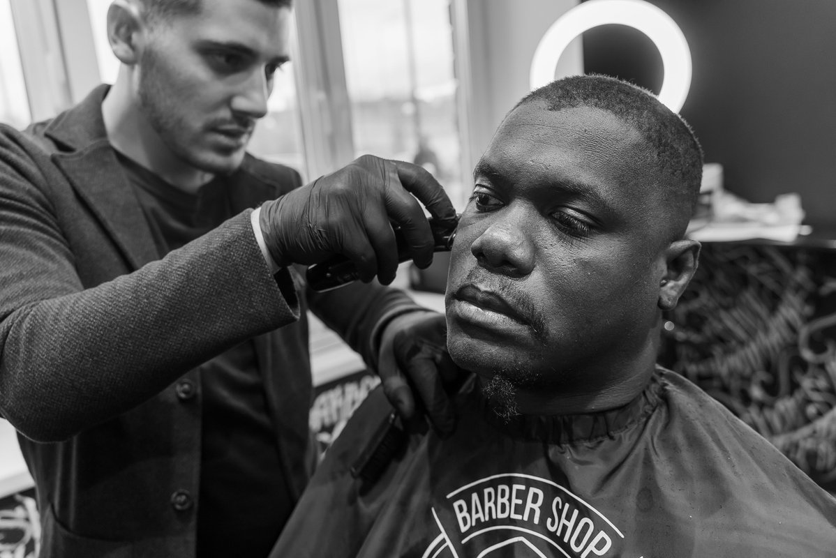 барбершоп фон для фотошопа. топган барбер москва. давид натрия барбер topgun. барбершоп брайтон коломна. барбершоп тамбов.